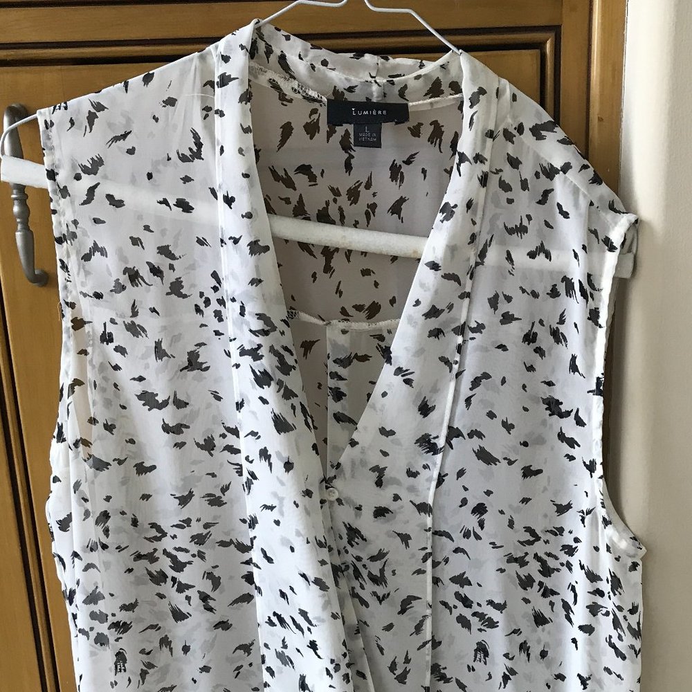 Summer sleeveless blouse. Black and White sheer